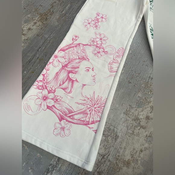 NWT Wicked x Katie Kime Women's Relaxed Leg Good/Bad Graphic Jogger Pants -Cream - Picture 2 of 6